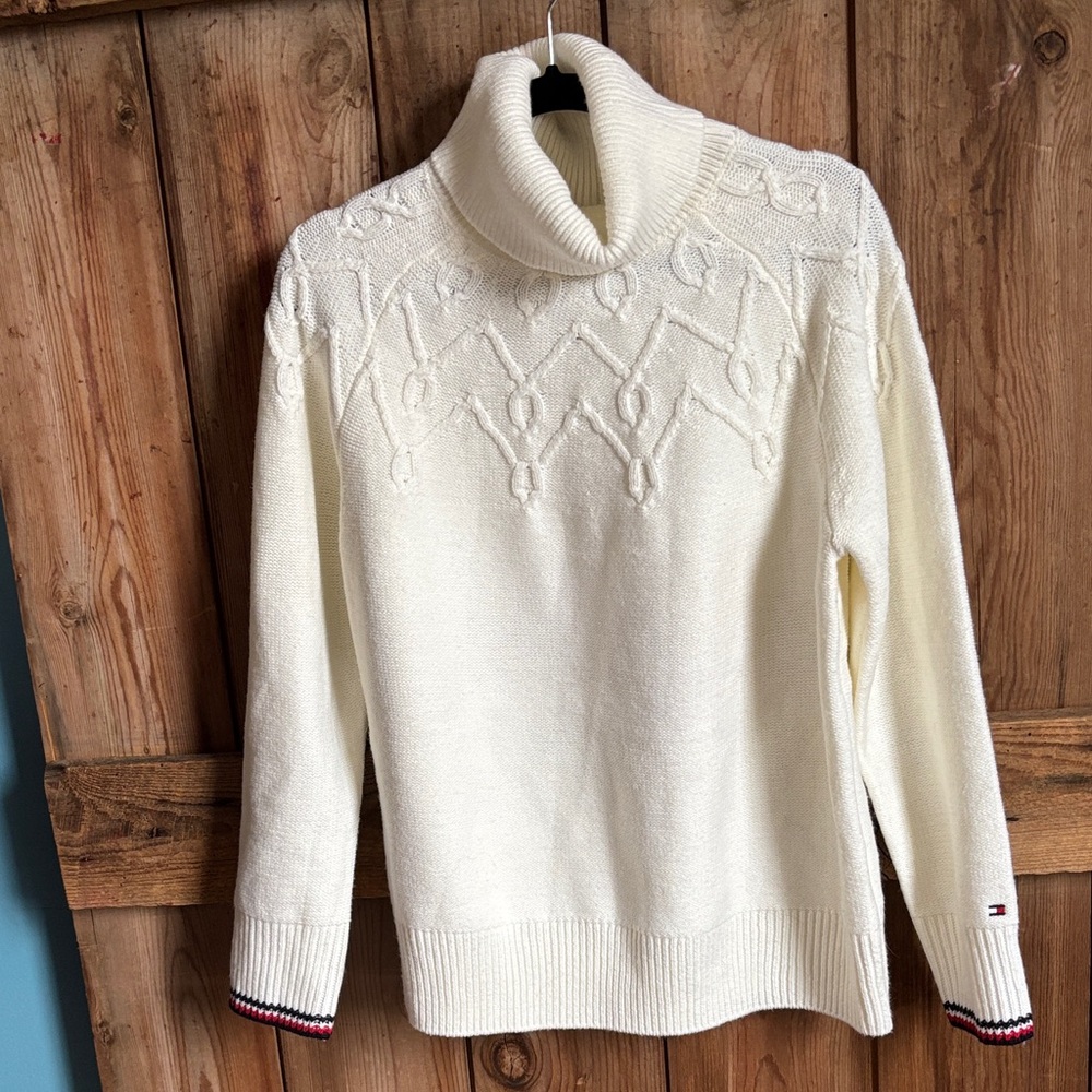 New Tommy Hilfiger Women's Cream Turtleneck Sweater